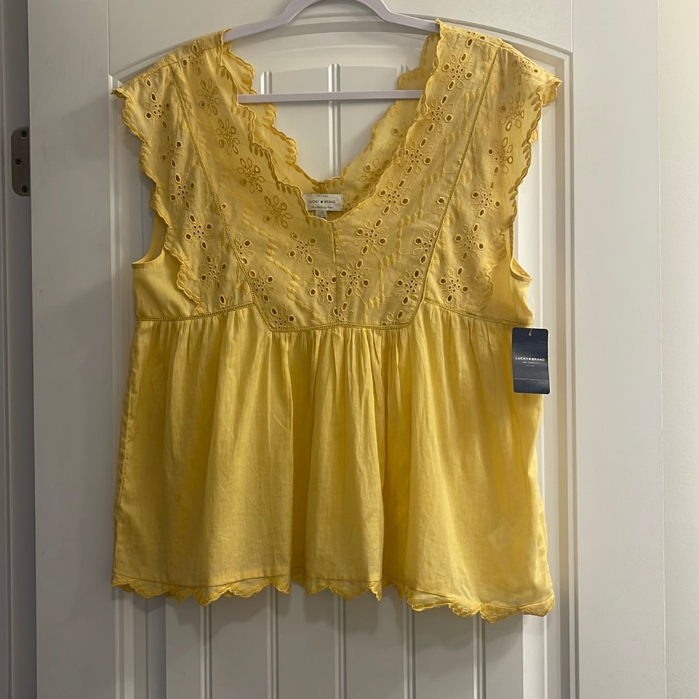 LUCKY🍀BRAND Yellow Top💛